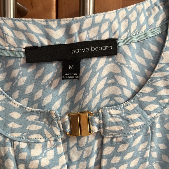 Harve Benard powder blue sleeveless tunic, size medium. - Picture 3 of 5